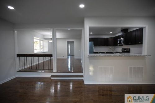 3707 Hana Rd, Edison NJ 08817-2550 exterior