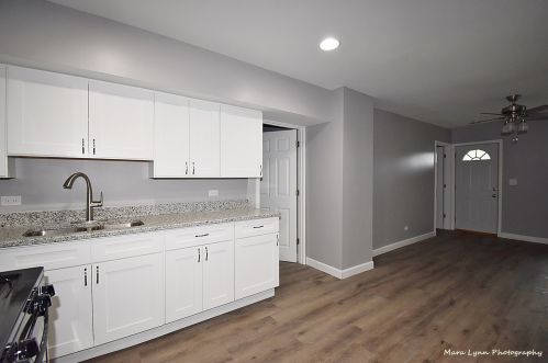 817 Bluff St, Joliet IL 60435-6304 exterior