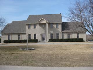 9820 Cinnamon Dr, Omaha, NE 68136-1434