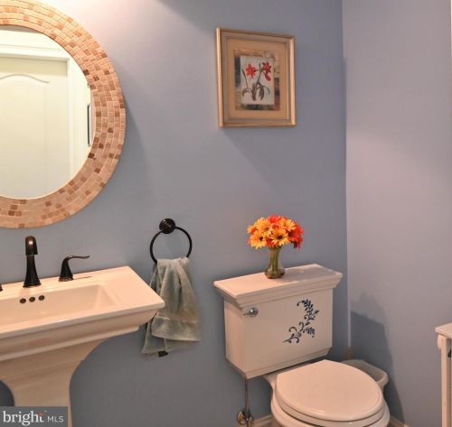 87 Leavitt Ln, Princeton NJ 08540-3921 exterior