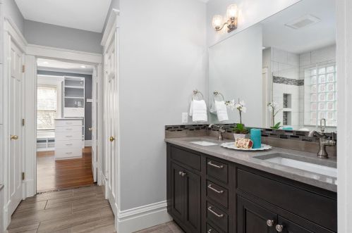 4728 Westminster Pl, Saint Louis MO 63108-2624 exterior