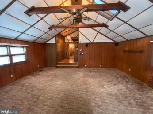 301 Wall St, Hummelstown PA  17036-1015 exterior