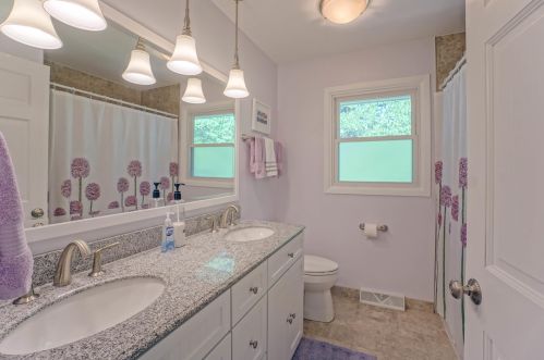 1429 118, Milwaukee WI 53226-3232 exterior