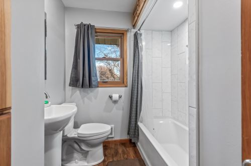 261 Gresham Ave, Saint Paul MN 55128-3916 exterior