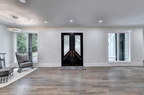 4056 Ashford Dunwoody Rd, Atlanta GA  30319-1543 exterior