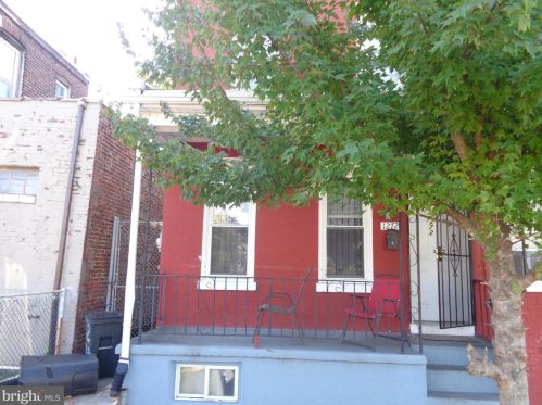 1272 Mechanic St, Camden, NJ 08104-1222