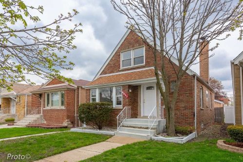 8017 Sacramento Ave, Chicago IL  60652-2732 exterior