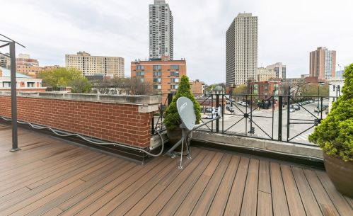 2014 Lincoln Ave, Chicago IL 60614-4598 exterior