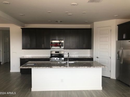 1085 Thompson Way, Chandler AZ  85286-6472 exterior