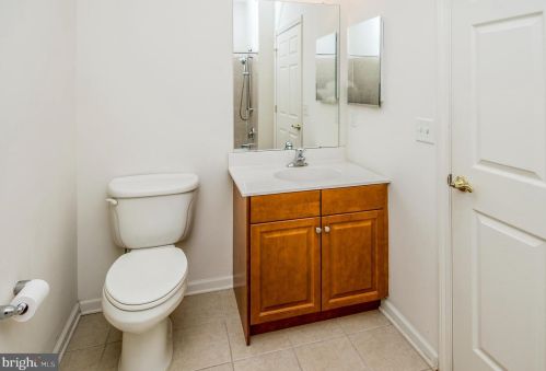 537 Masterson Ct, Trenton NJ 08618-1448 exterior