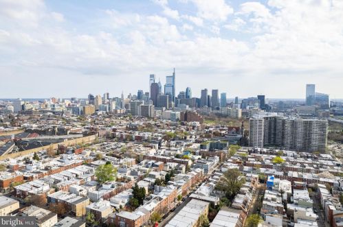 768 24th St, Philadelphia PA 19130-2542 exterior