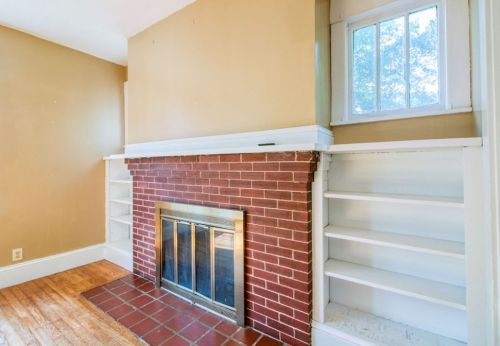 166 Nelson St, West Springfield MA  01089-3043 exterior