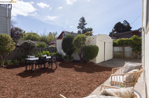 2246 Carleton St, Berkeley CA 94704-3225 exterior