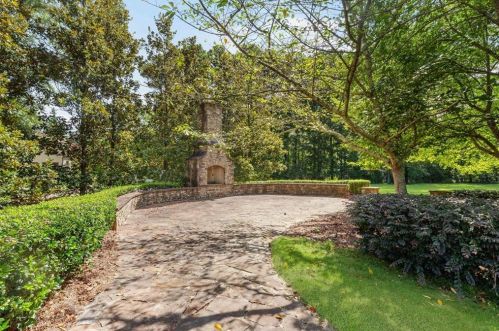 765 Brook Park Pl, Atlanta GA 30342-2839 exterior