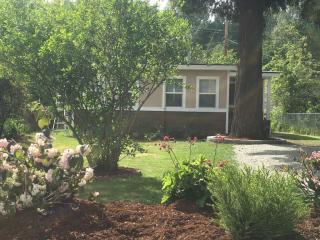 5649 25th Ave, Seattle WA  98106-1433 exterior