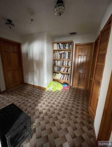 114 Pne St, Cliffside Park NJ 07010-1018 exterior