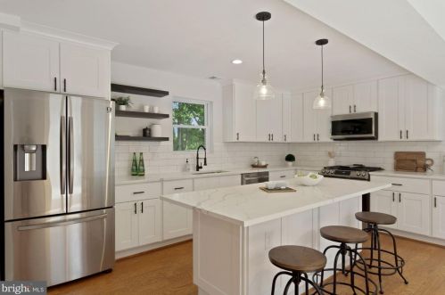 6511 Kansas Ln, Silver Spring MD  20912-4719 exterior