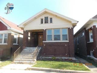 6349 Mozart St, Chicago, IL 60629-2324
