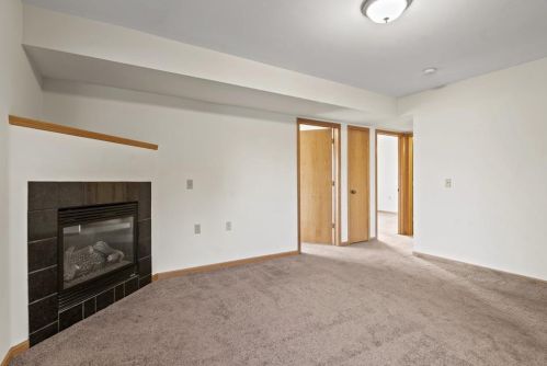 1201 Winston Dr, Edgerton WI 53534-1029 exterior