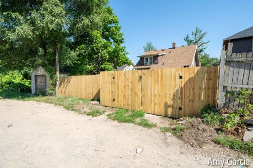 746 Liberty St, Grand Rapids MI 49503-8069 exterior