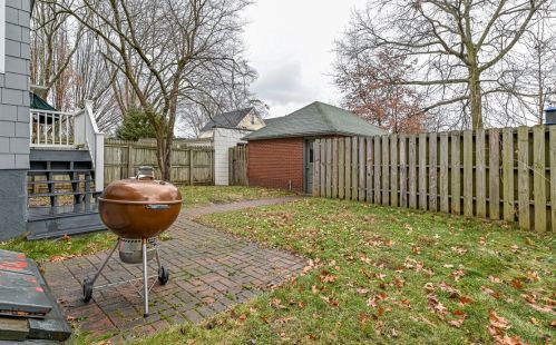 409 Hutchinson Ave, Pittsburgh PA 15218-1327 exterior