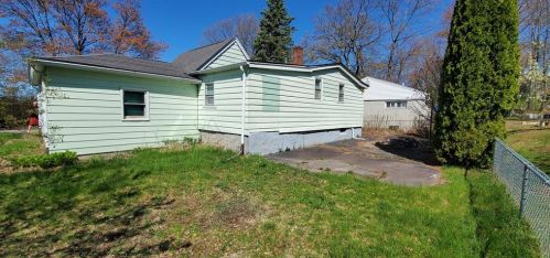 100 Jillson Ave, Woonsocket, RI 02895-5927