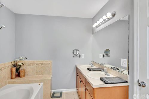 24 Cannon Rd, Old Bridge NJ  08857-4242 exterior