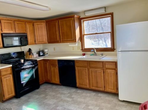 86 Shore Lake Owassa Rd, Fredon, NJ 07860-4802