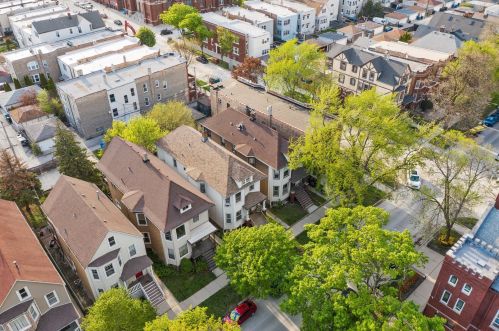 2252 Lawndale Ave, Chicago IL 60629-4345 exterior