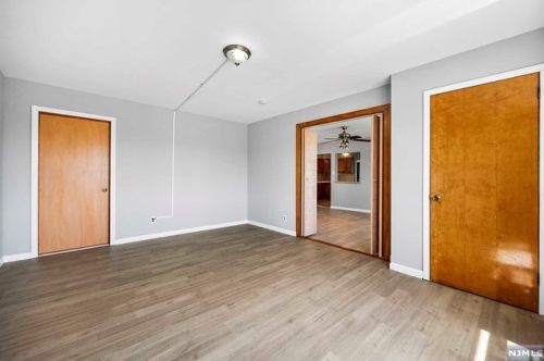 140 Clinton Pl, East Rutherford NJ 07073-1723 exterior