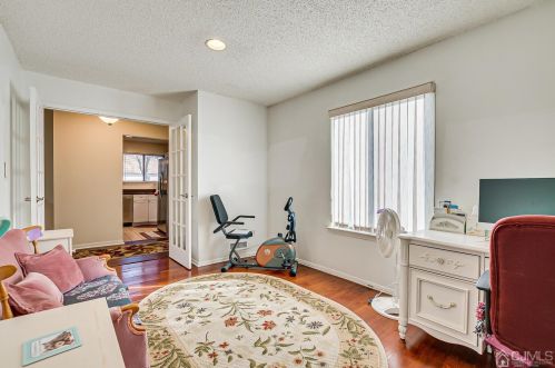 22 Carriage Pl, Edison NJ 08820-4020 exterior