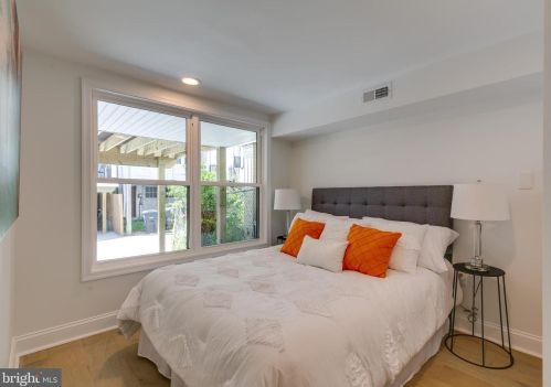 211 Douglas St, Washington DC  20002-1031 exterior