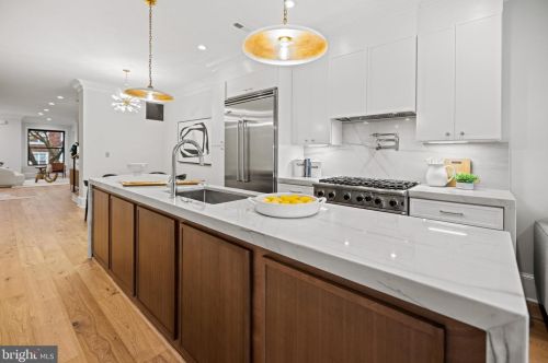 1451 Chapin St, Washington DC  20009-4510 exterior