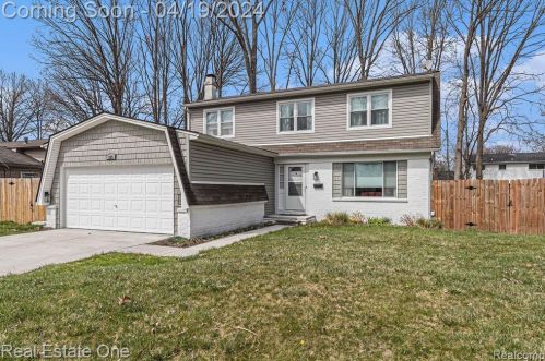 823 Randall Dr, Troy MI  48085-4849 exterior