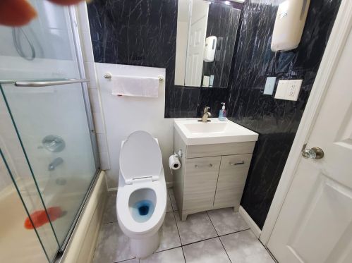 556 St, Union City NJ 07087-2510 exterior