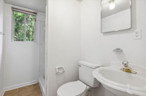 3081 Carmel Dr, Atlanta GA 30344-6506 exterior