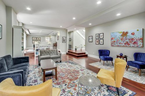 579 Hawthorne Pl, Chicago IL  60657-2922 exterior