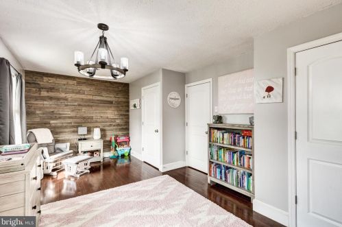 1030 Littlestown Rd, Littlestown PA 17340-9442 exterior