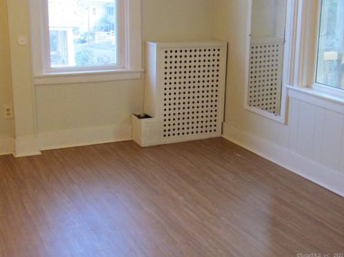 142 High St, Vernon CT 06066-3683 exterior