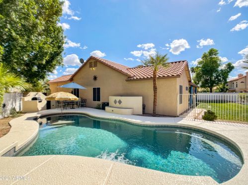 724 Apollo Ct, Chandler AZ 85224-8216 exterior