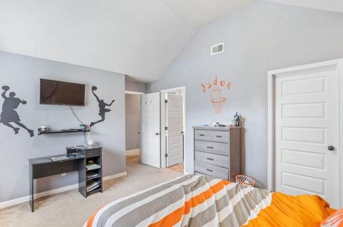 800 Clifton Spg Close, Atlanta GA 30349-8727 exterior