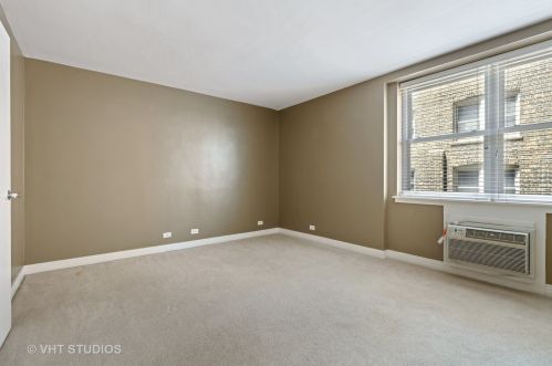 2300 Commonwealth Ave, Chicago IL  60614-3447 exterior