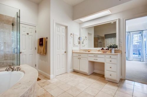 10122 Dianella Ln, Austin TX 78759-3036 exterior