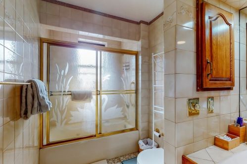 903 Beacon St, Boston MA exterior