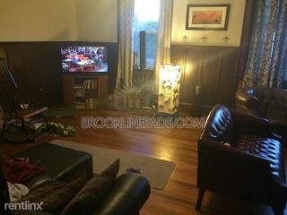 91 Coolidge St, Brookline MA  02446-5805 exterior