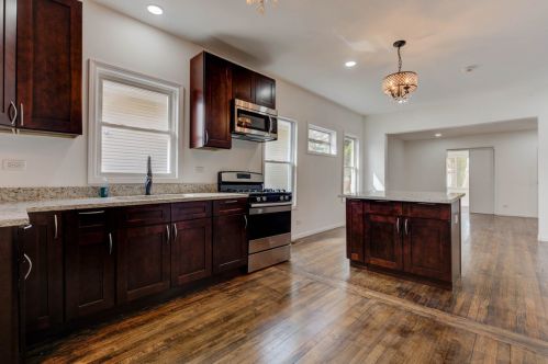 1403 2 Ave, Broadview IL 60153-2212 exterior