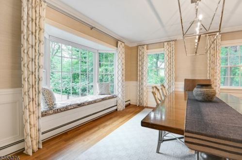 1 Crestwood Dr, Chatham Township NJ 07928-1720 exterior