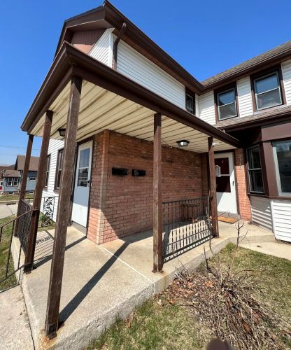 2316 Marshall St, Manitowoc WI 54220-4860 exterior
