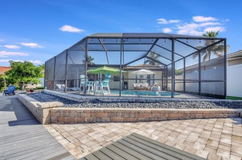 2120 Sandpiper St, Naples FL 34102-1505 exterior