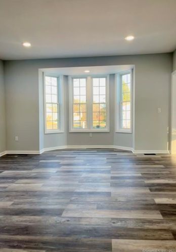 77 Prospect Hill Rd, Windsor CT  06095-1642 exterior